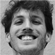 Offro lezioni private a bambini/e della scuola elementare, dandogli un sostegno a livello di compiti ma non solo.